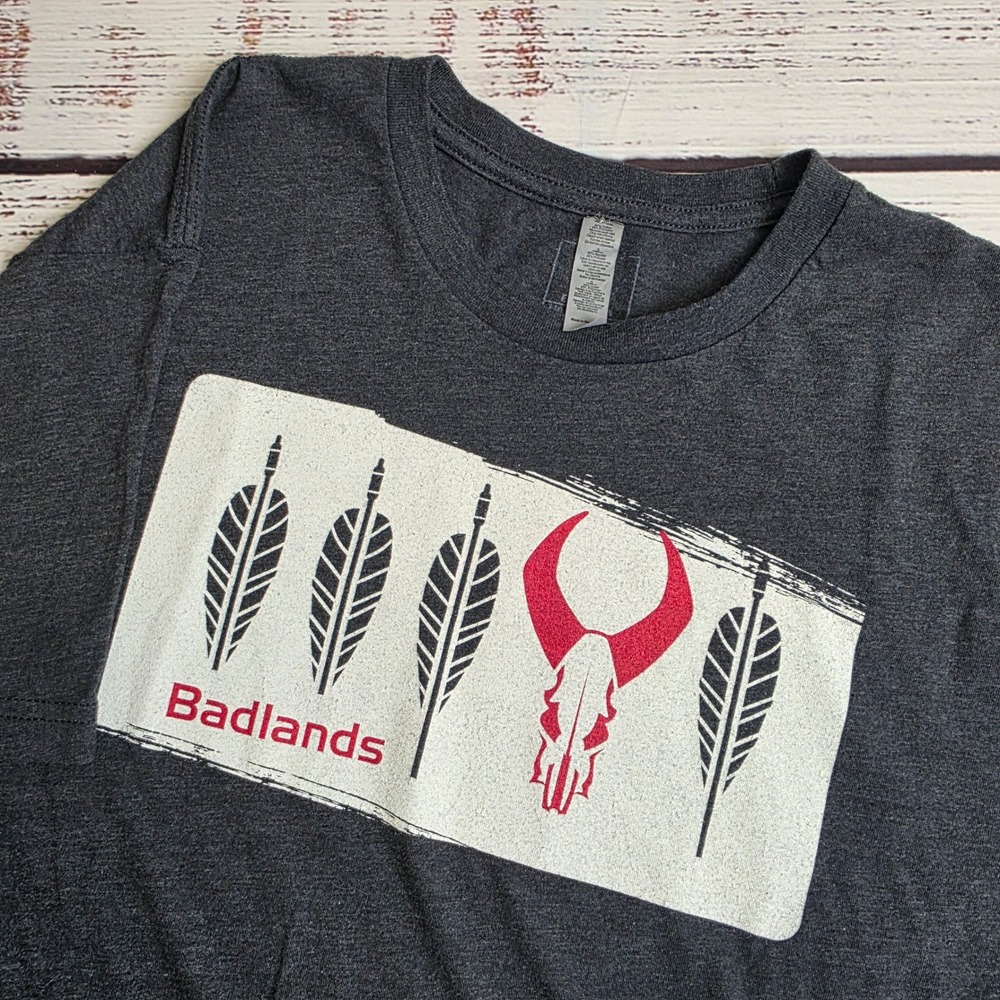 Badlands Mens Graphic T-Shirt Charcoal Heather Gray Bull Skull Feathers Large